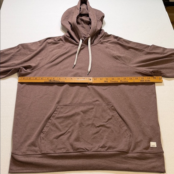 Vuori Women's Halo Oversized Hoodie
Style VW279 - Picture 3 of 8